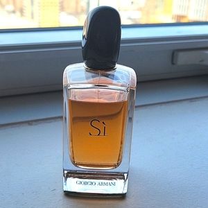 Si Giorgio Armani Perfume